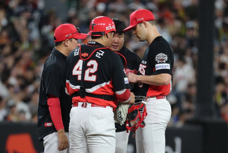 KIA 타이거즈 불펜 또 무너졌다…6연패와 함께 멀어지는 4강 희망