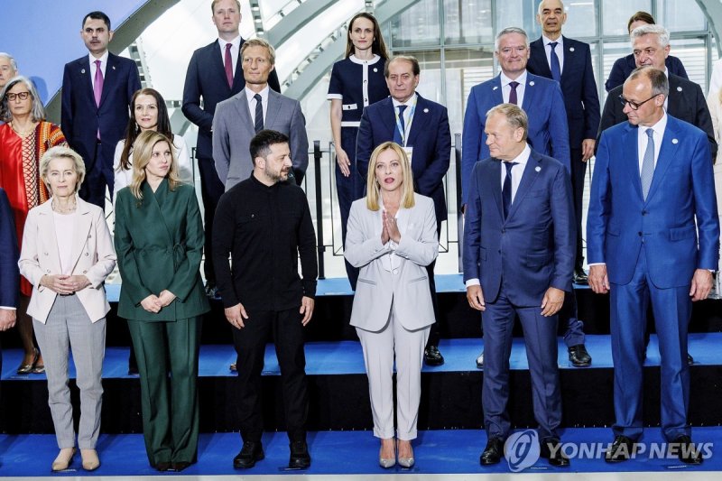 우크라이나 재건회의 참석자들 (출처=연합뉴스)