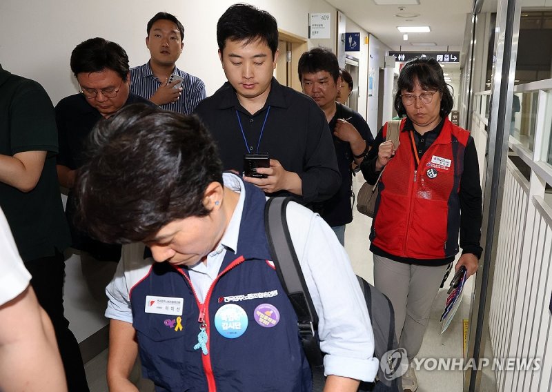 민주노총, 최저임금위 퇴장 (출처=연합뉴스)