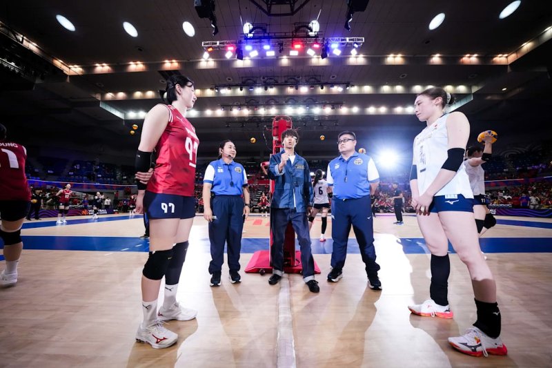 2025 국제배구연맹(FIVB) 발리볼네이션스리그(VNL)에서 일본과 맞대결을 앞둔 한국 여자배구 대표팀 주장 강소휘(왼쪽). 2025.07.10. (사진=국제배구연맹 홈페이지 캡처) *재판매 및 DB 금지