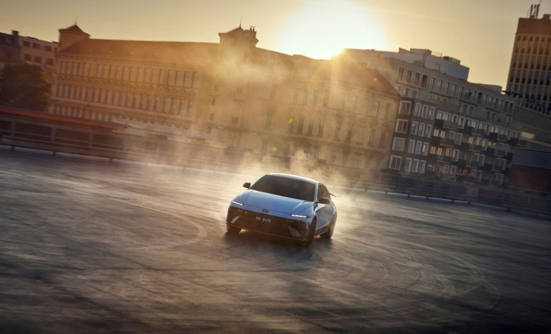 주행 중인 현대차 아이오닉 6 N 모습.(현대차 제공)