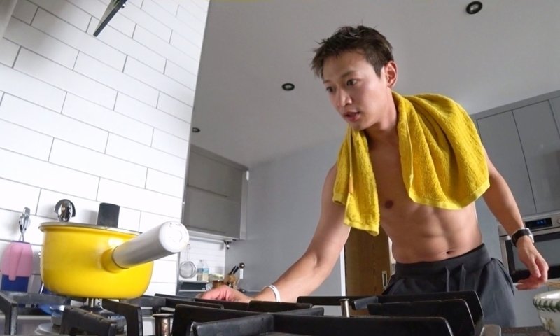 '나혼산' 샤이니 민호, 라면 냄비에 넣고 샤워? '6분 챌린지' 공개