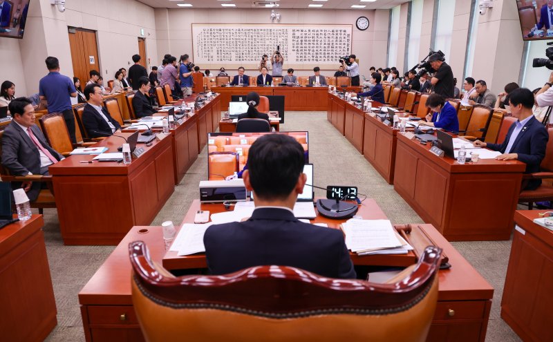 11일 오후 서울 여의도 국회 법제사법위원회 회의실에서 안전한 바카라사이트 개정안 관련 공청회가 열리고 있다. 뉴스1
