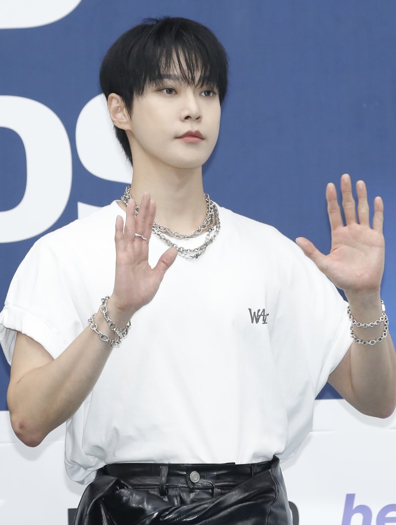 NCT 도영, 자립준비청년·보호대상아동 지원 위해 1억 기부