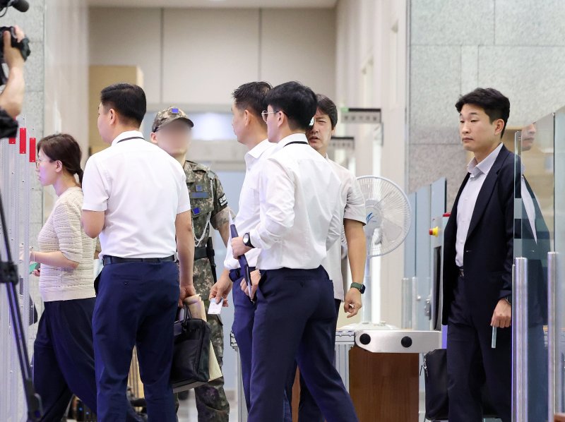 해병대원 순직사건 관련 의혹을 위너 토토하는 이명현 특별검사팀이 10일 오전 서울 용산구 국방부에서 압수수색을 위해 들어서고 있다. 2025.7.10/뉴스1 ⓒ News1 황기선 기자
