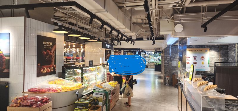 [창원=뉴시스]신세계백화점 소셜카지노 내 식품 매장.(사진=독자 제공) 2025.07.12.photo@newsis.com *재판매 및 DB 금지