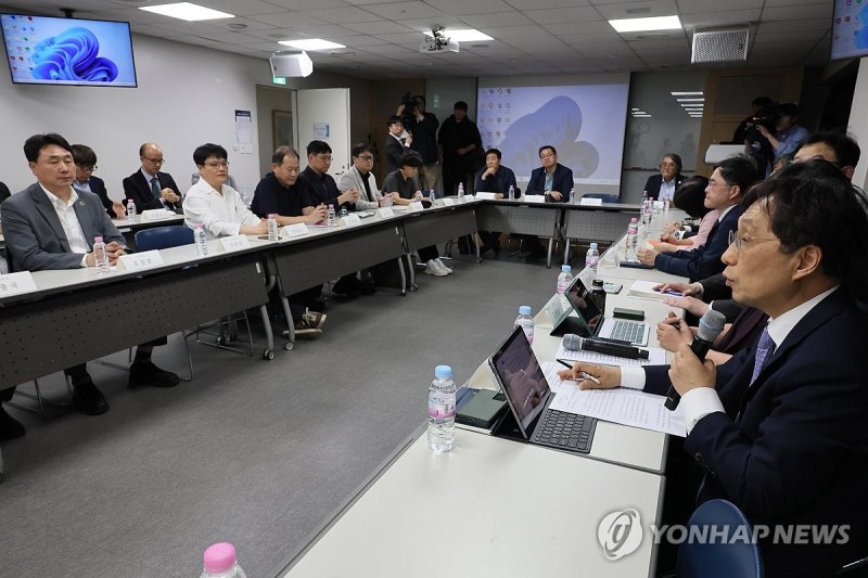 발언하는 이종태 한국의과대학·의학전문대학원협회 이사장 (출처=연합뉴스)