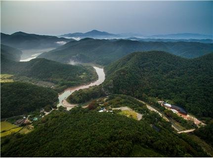 [울산=뉴시스] 국보 285호 반구대무료 슬롯 사이트가 위치한 울산시 울주군 언양읍 대곡천 일원. (사진=울산무료 슬롯 사이트박물관 제공) *재판매 및 DB 금지