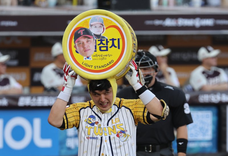 12일 오후 대전 한화생명볼파크에서 열린 '2025 신한 SOL Bank KBO 올스타전'에서 박동원이 퍼포먼스를 선보이고 있다. 2025.7.12/뉴스1 ⓒ News1 김기태 기자