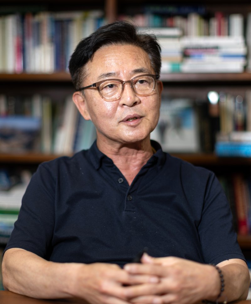 홍용표 전 통일부 장관이 서울 성동구 한양대학교에서 뉴스1과 인터뷰하고 있다. ⓒ News1 이승배 기자