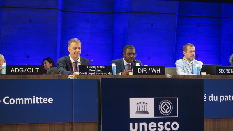 니콜라이 네노브(Nikolay Nenov) 세계유산위 의장(맨 왼쪽)(국가유산청 제공)