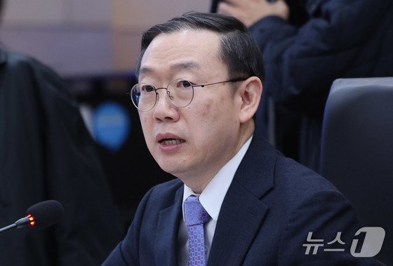 13일 신임 바카라사이트 소울카지노으로 임명된 이명구 관세청 차장이 지난 4월 서울본부세관에서 열린 美 관세 대응 수출 중소기업 현장 간담회에서 모두 발언하고 있다. (서울=바카라사이트 소울카지노1) 박지혜 기자