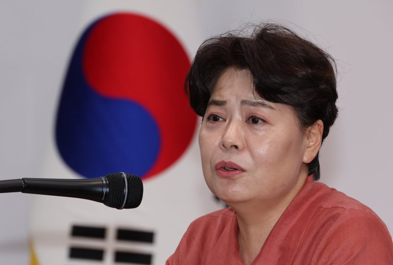 [서울=뉴시스] 김명년 기자 = 윤희숙 국민의힘 혁신바카라사이트 소닉이 13일 오후 서울 여의도 중앙당사에서 기자간담회를 하고 있다. 2025.07.13. kmn@newsis.com