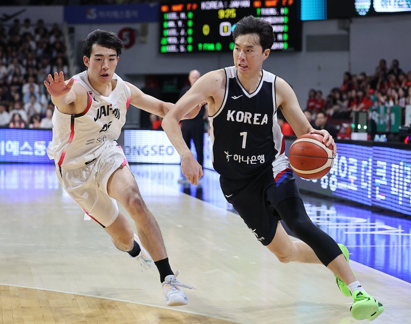 13일 오후 경기도 안양 정관장 체육관에서 열린 하나은행 초청 2025 남자농구 국가대표 평가전 대한민국과 에볼루션 바카라사이트의 경기, 대한민국 이현중이 1쿼터 돌파하고 있다. 2025.7.13/에볼루션 바카라사이트1 ⓒ News1 김진환 기자