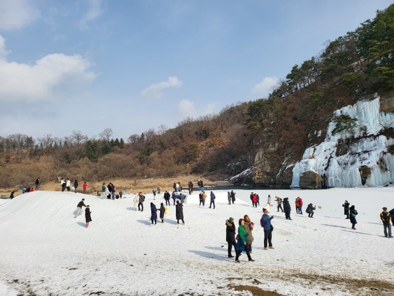 매년 1월 강원도 철원 한탄강 일원에서 열리는 철원한탄강얼음트레킹바카라사이트 주사위. 사진=뉴시스
