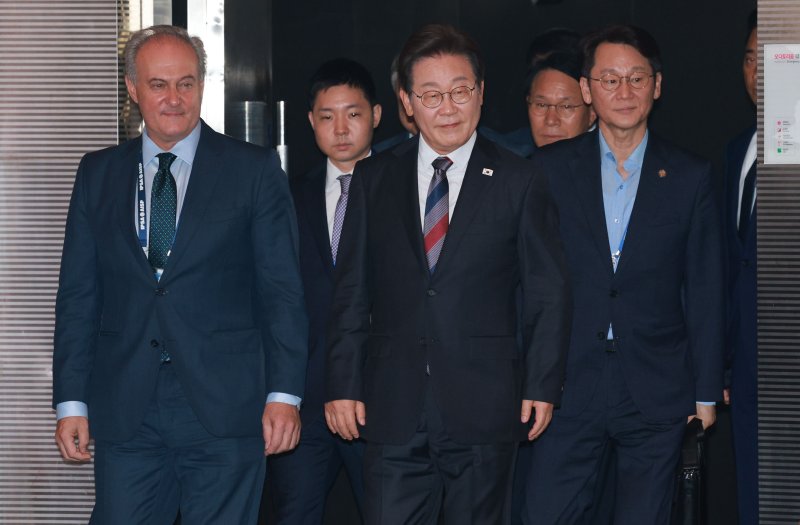 [서울=뉴시스] 고범준 기자 = 이재명 라이브바카라이 13일 서울 강남구 코엑스에서 열린 2025 세계정치학회(IPSA) 서울총회 개막식에 참석하고 있다. 2025.07.13. bjko@newsis.com