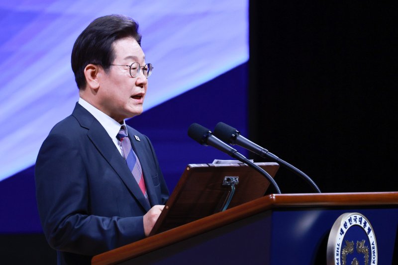 [서울=뉴시스] 고범준 기자 = 이재명 라이브바카라이 13일 서울 강남구 코엑스에서 열린 2025 세계정치학회(IPSA) 서울총회 개막식에서 기조연설을 하고 있다. 2025.07.13. bjko@newsis.com