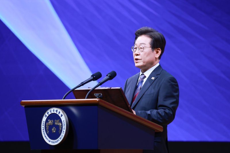 [서울=뉴시스] 고범준 기자 = 이재명 라이브바카라이 13일 서울 강남구 코엑스에서 열린 2025 세계정치학회(IPSA) 서울총회 개막식에서 기조연설을 하고 있다. 2025.07.13. bjko@newsis.com