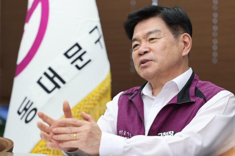 [서울=뉴시스] 황준선 기자 = 이필형 메이저 바카라사이트이 지난 9일 서울 동대문구청에서 뉴시스와 인터뷰 하고 있다. 2025.07.14. hwang@newsis.com