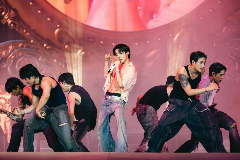 제이홉, '공연 서사화 위력' 페스티벌로 확장…'롤라팔루자 베를린'