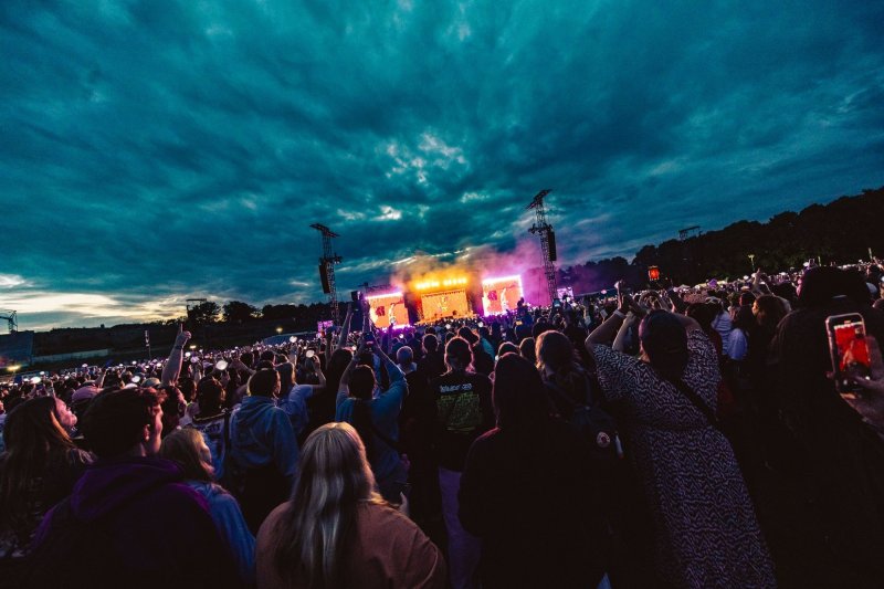 제이홉, '공연 서사화 위력' 페스티벌로 확장…'롤라팔루자 베를린'