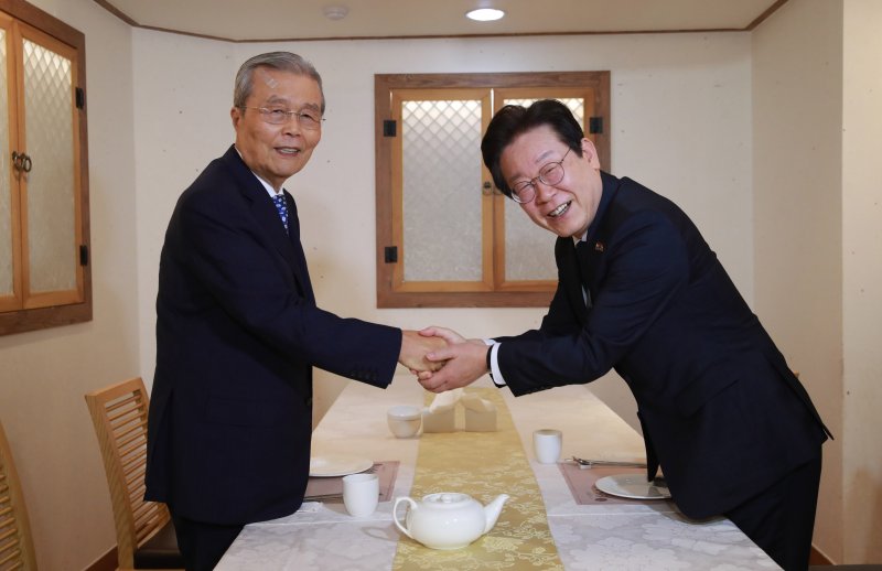 김종인 "특사단 유치원식으로 하면 의미 없다…차라리 난 안 가는 게 좋다"