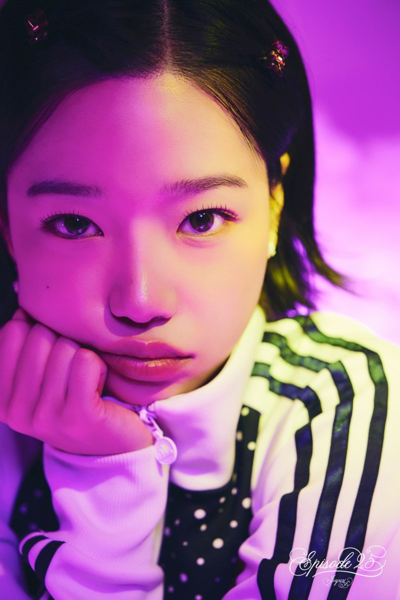 조유리, 석양 아닌 먼동 속 배우와 가수의 시간