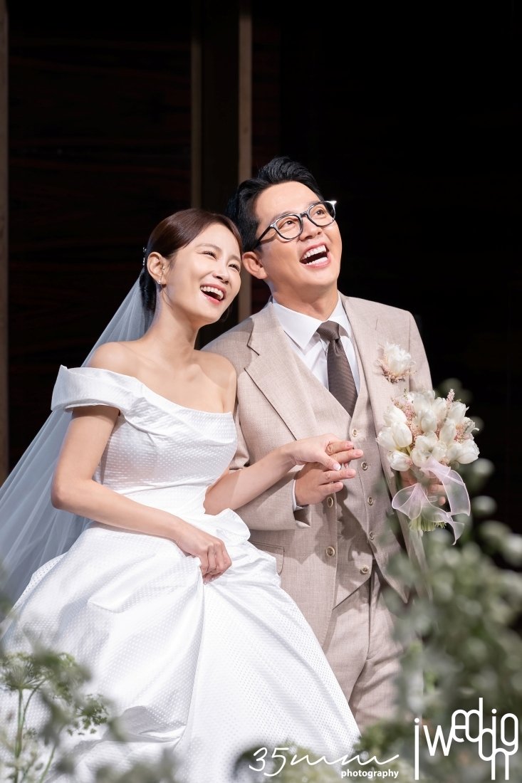 하객만 1200명…김준호♥김지민 결혼식, 울고 웃고 축가 떼창하고