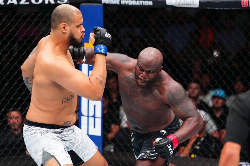 [서울=뉴시스] UFC 데릭 루이스(오른쪽). (사진=UFC 제공) *재판매 및 DB 금지