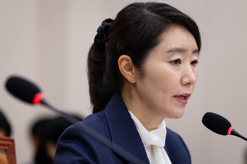 강선우 “상처받았을 보좌진들께 심심한 사과” 갑질 논란에 고개 숙였다