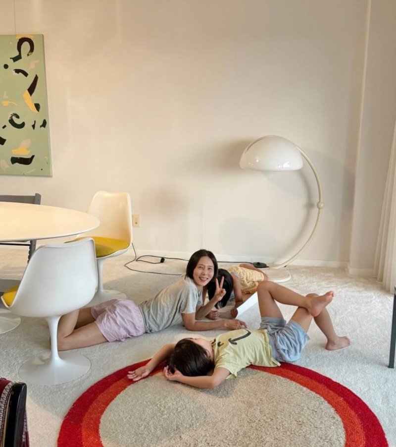 우월한 기럭지 김나영 아들과 뒹굴 "행복이 방울방울"