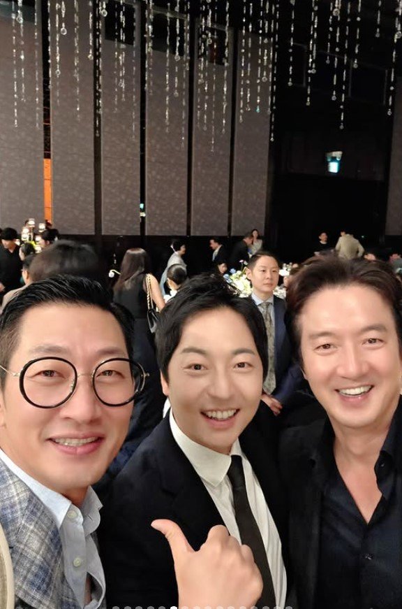 "연예계 대통합" 김준호♥김지민 결혼식에 가수·배우·아나운서 총출동