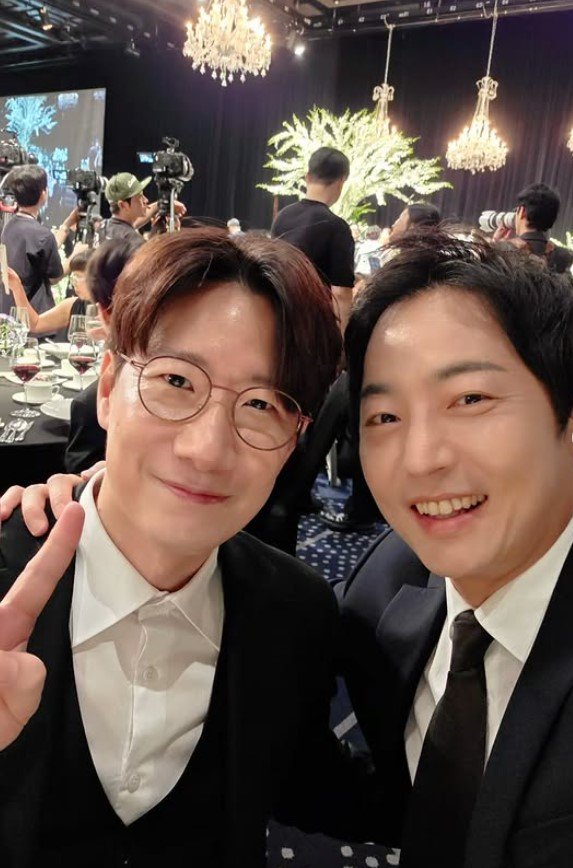 "연예계 대통합" 김준호♥김지민 결혼식에 가수·배우·아나운서 총출동