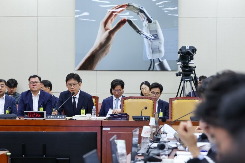 배경훈 과학기술정보통신부 장관 후보자가 14일 오후 서울 여의도 국회 과학기술정보방송통신위원회에서 열린 인사청문회에서 의원 질의에 답하고 있다. 2025.7.14/뉴스1 ⓒ News1 안은나 기자