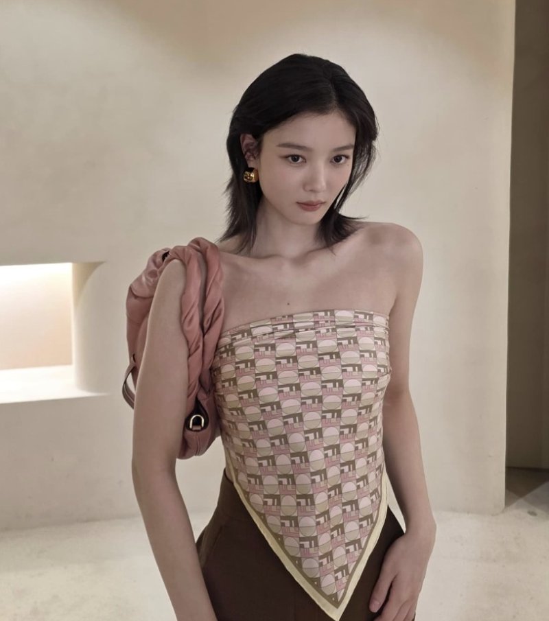 김유정, 이렇게 예뻤나…스카프만 입고 섹시·시크 [N샷]