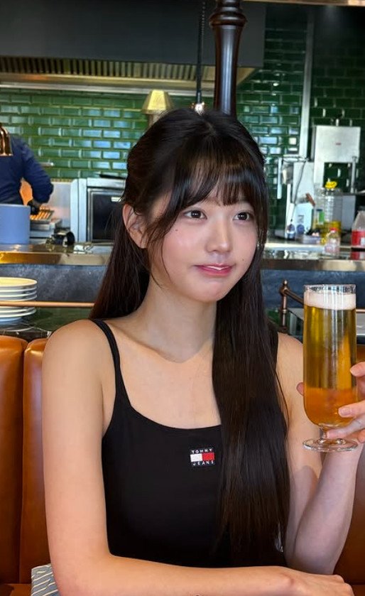 장원영, 맥주 마실 때도 토끼같네…페스티벌 후 달콤 휴식 [N샷]