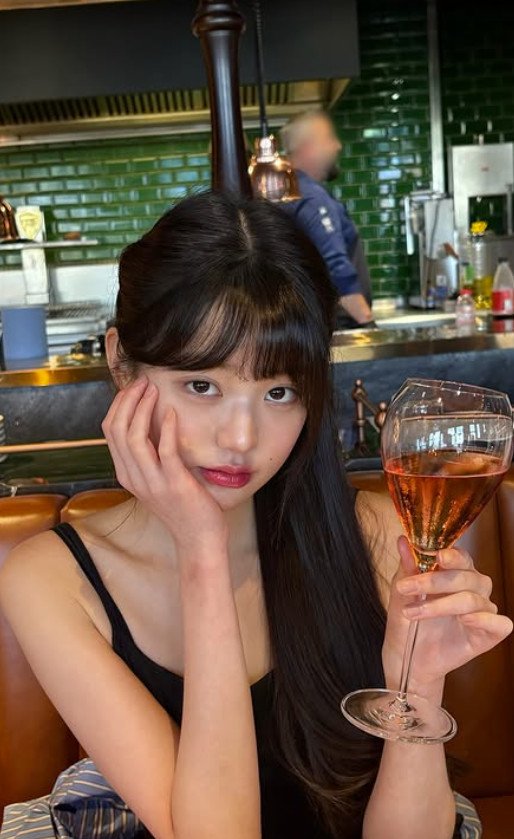 장원영, 맥주 마실 때도 토끼같네…페스티벌 후 달콤 휴식 [N샷]