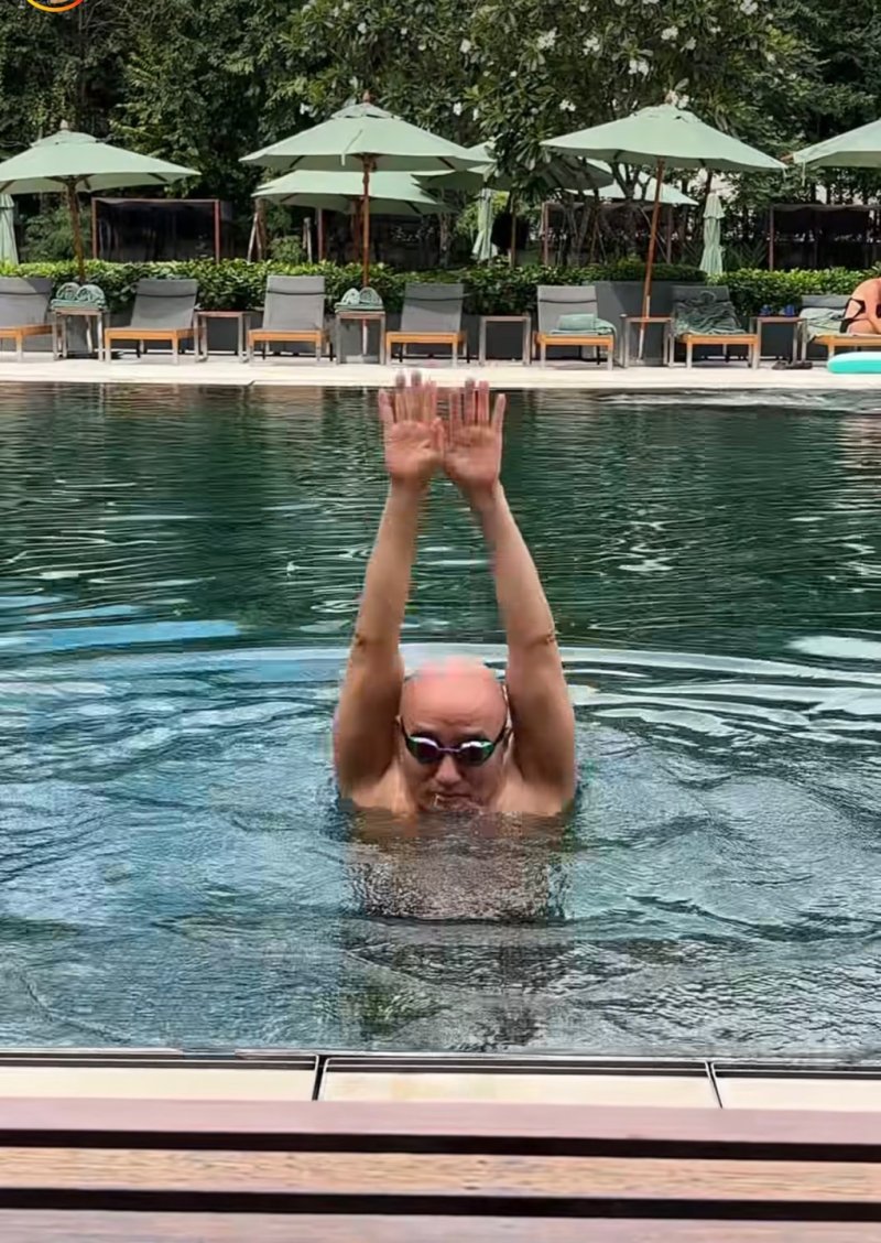 54세 홍석천 근육질 몸매 "유노윤호에 빠졌다"