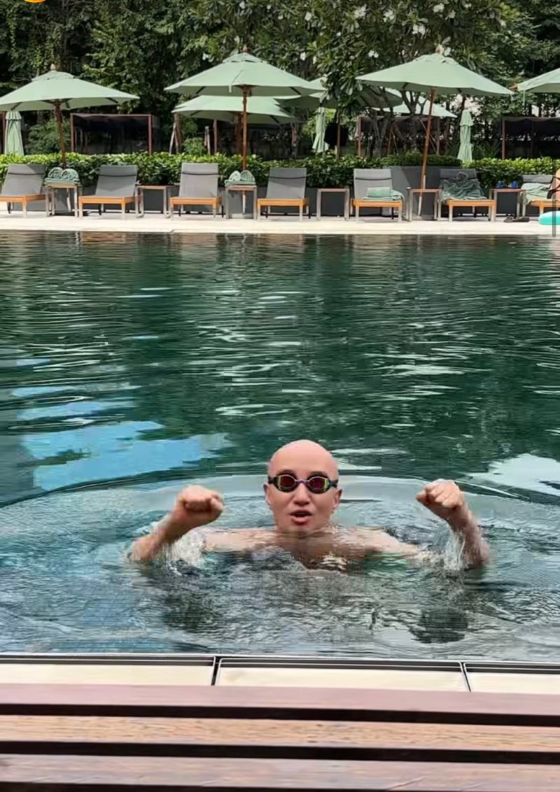 54세 홍석천 근육질 몸매 "유노윤호에 빠졌다"