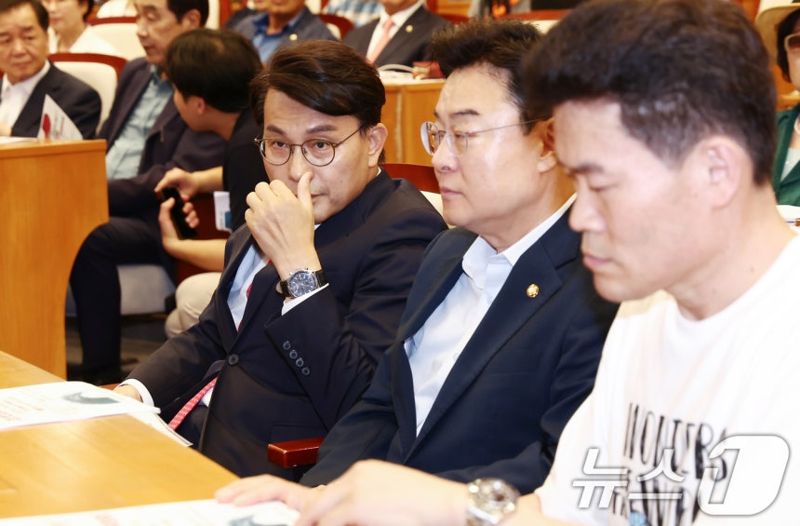 '지지율 19%'에도 국힘은 '판박이'였다...전한길 초청 "윤석열 몰아내서 대선패배"