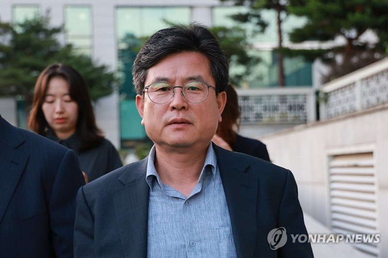 조사 마친 강의구 전 대통령실 부속실장 (출처=연합뉴스)