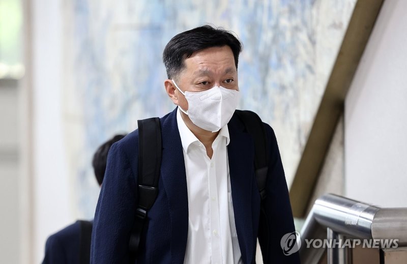 정진상 측 "李 대통령처럼 재판 중지해달라" 요청에...檢 "중단 사유 없어"