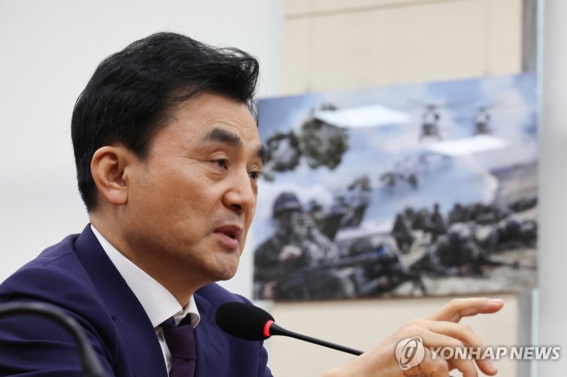 안규백 국방부 장관 후보자, 의원 질의 답변 (출처=연합뉴스)