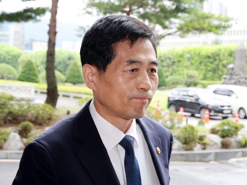 김민기 국회 사무총장, 내란특검 출석…"입법부 침탈 내용 설명"