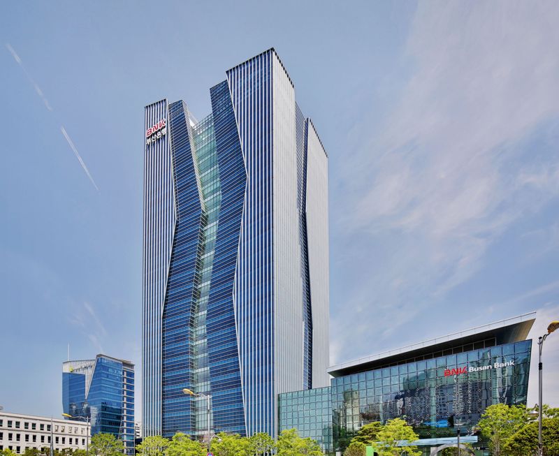 "해수부 부산 이전 적극 지원"...BNK금융, 하반기 조직개편