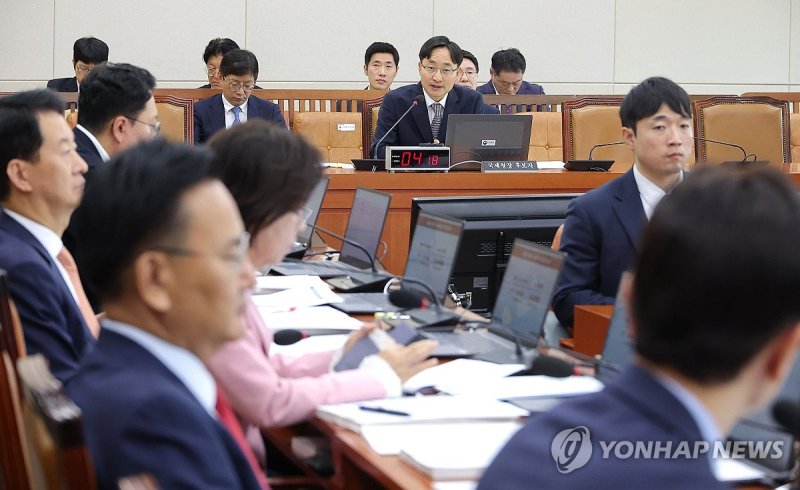 의원질의 답변하는 임광현 국세청장 후보자 (출처=연합뉴스)