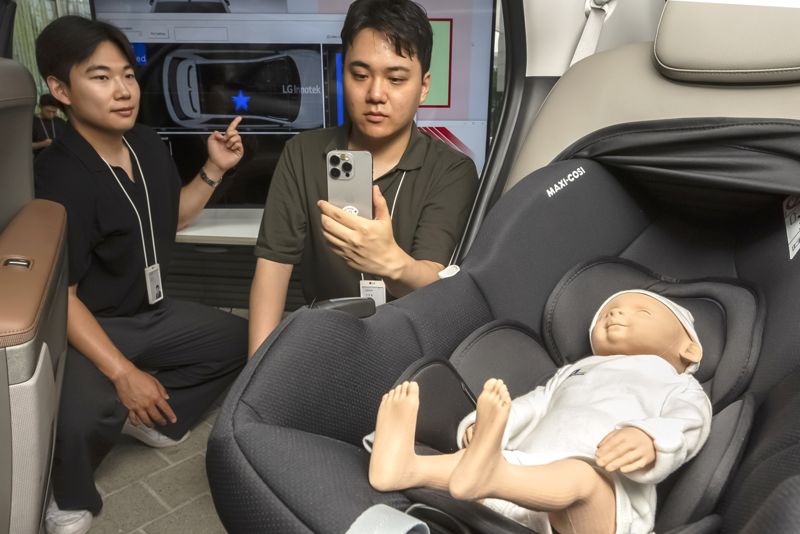 "폰으로 차 문 열고 아이 감지까지" LG이노텍, 디지털키 앞세워 車통신부품 매출 1.5조 만든다