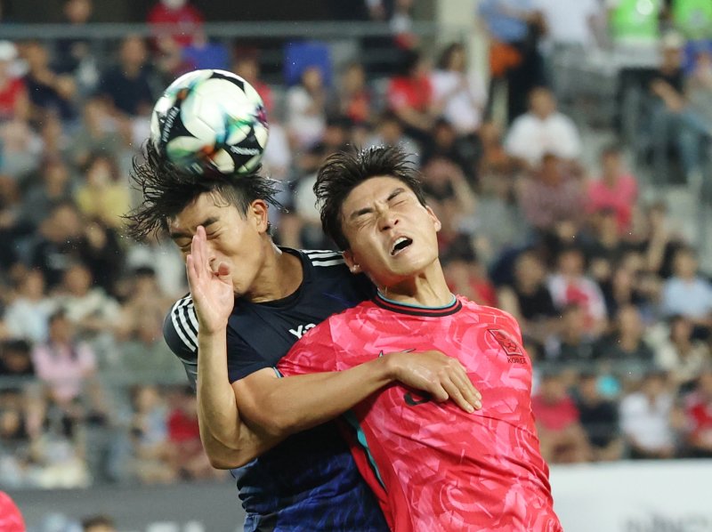 박진섭이 15일 오후 경기 용인시 처인구 용인미르스타디움에서 열린 2025 동아시아축구연맹(EAFF) E-1 챔피언십 남자부 대한민국과 벳네온의 경기에서 헤더슛을 하고 있다. 2025.7.15/뉴스1 ⓒ News1 김영운 기자