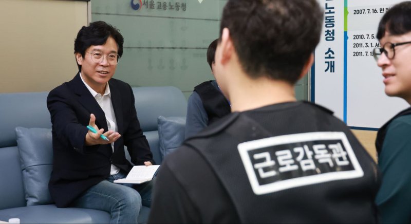 [서울=뉴시스] 권신혁 기자 = 김영훈 고용노동부 장관 후보자가 지난달 26일 오후 서울고용노동청에서 근로감독관 간담회를 연 모습. (사진 = 고용노동부 제공) 2025.06.26. innovation@newsis.com *재판매 및 DB 금지