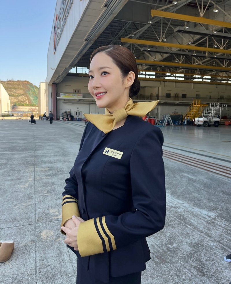 사기꾼 박민영 승무원 됐다…미모는 그대로